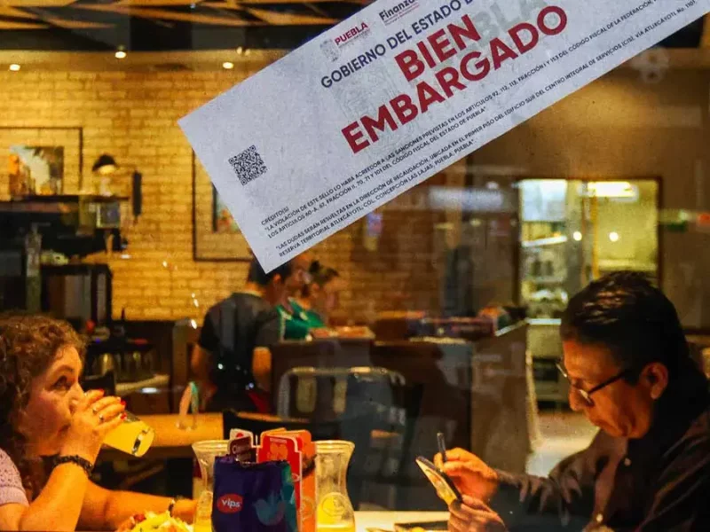 Colocan sellos de embargo en 52 establecimientos de Plaza Dorada por adeudo fiscal de 2012