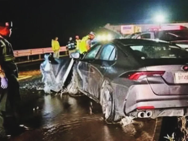 Choque frontal entre dos vehículos dejó tres muertos en la autopista Cuacnopalan-Oaxaca