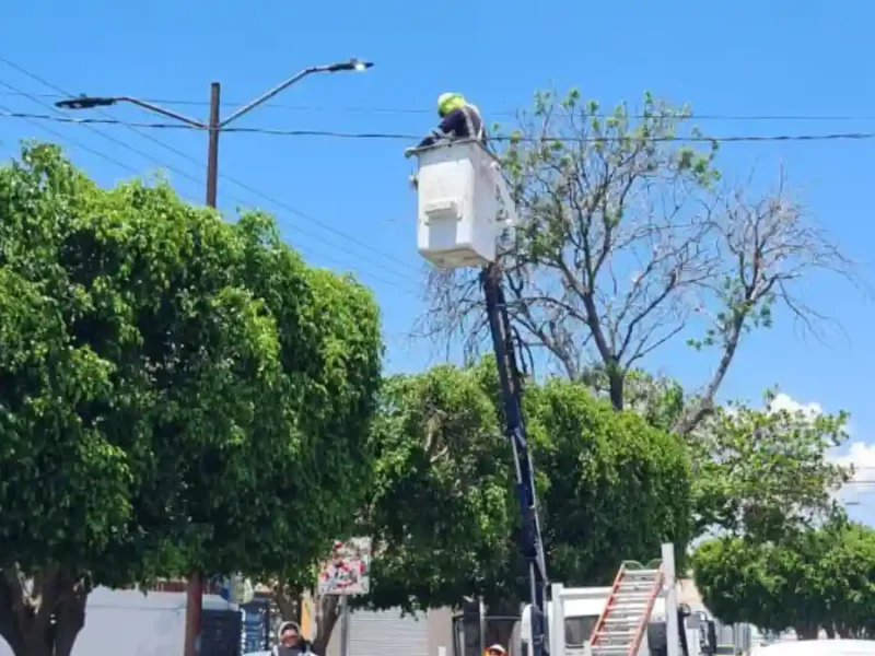 Con atención inmediata las 24 horas, Tehuacán Brillando y Seguro mantiene iluminadas colonias y accesos principales de la ciudad