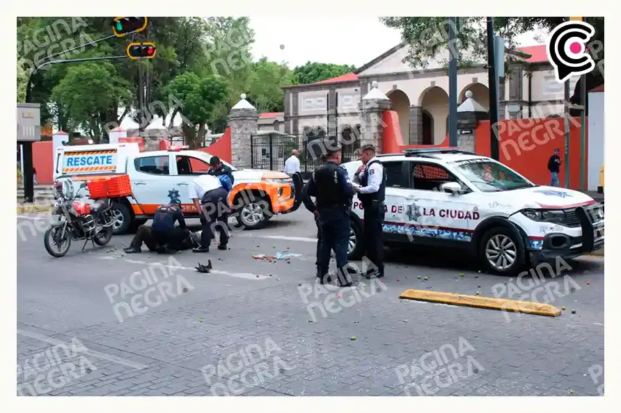 Choque entre moto y patrulla municipal deja dos lesionados en Puebla