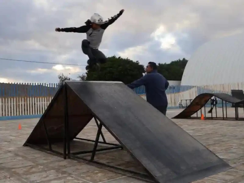 Campeones de patinaje y skate cross reconocen respaldo de Alejandro Barroso al deporte tehuacanero
