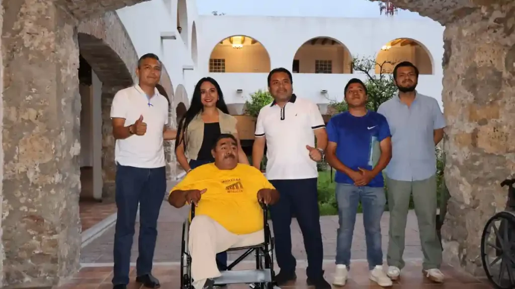Alejandro Barroso refuerza programas sociales en Tehuacán; continúan apoyos a pacientes con cáncer y personas con discapacidad