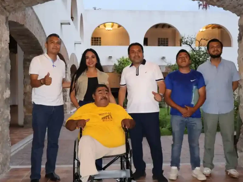 Alejandro Barroso refuerza programas sociales en Tehuacán; continúan apoyos a pacientes con cáncer y personas con discapacidad