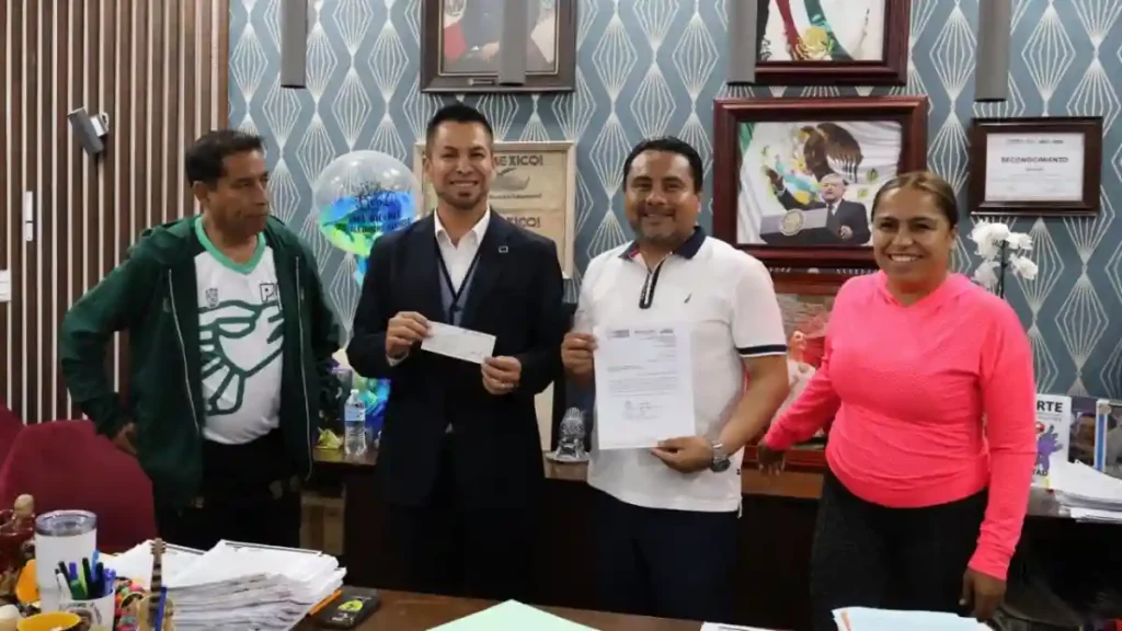 Continúan los apoyos al deporte en Tehuacán; el presidente Alejandro Barroso respalda a campeonas de handball rumbo al nacional en Guadalajara
