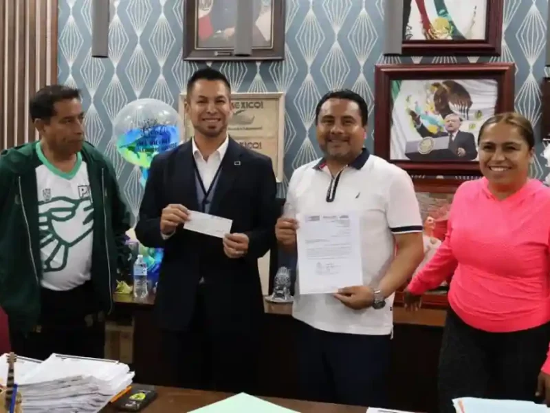 Continúan los apoyos al deporte en Tehuacán; el presidente Alejandro Barroso respalda a campeonas de handball rumbo al nacional en Guadalajara