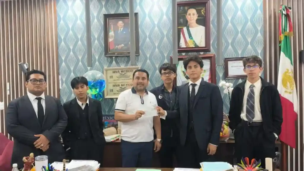 El arte y la cultura se fortalecen en Tehuacán; el presidente Alejandro Barroso entrega apoyo a la rondalla “Los Andariegos” para la adquisición de nuevos instrumentos