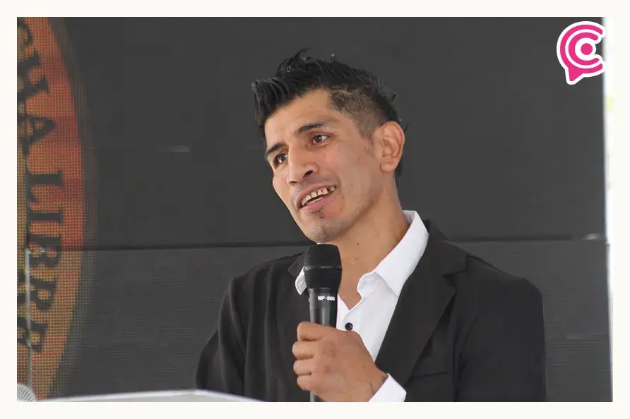 Ayuntamiento de Puebla entrega reconocimiento a los boxeadores Jesús Galicia y Efrén Pinto