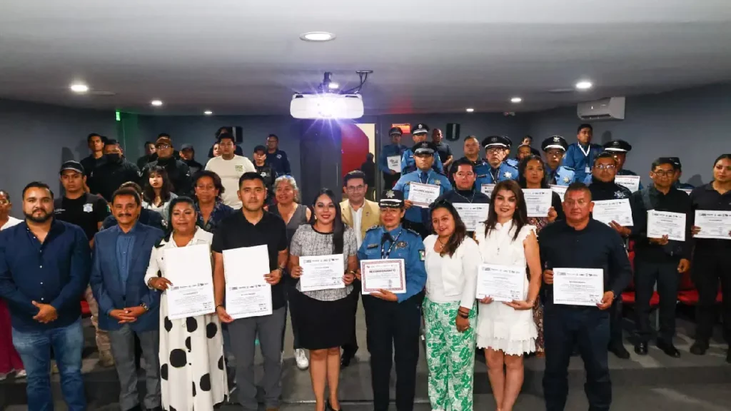 Gobierno de Tonantzin Fernández impulsa profesionalización policial para atención turística