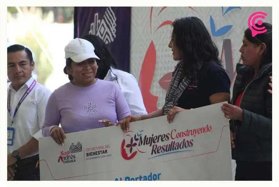 Lupita Cuautle entrega apoyos a más de mil mujeres en San Andrés Cholula