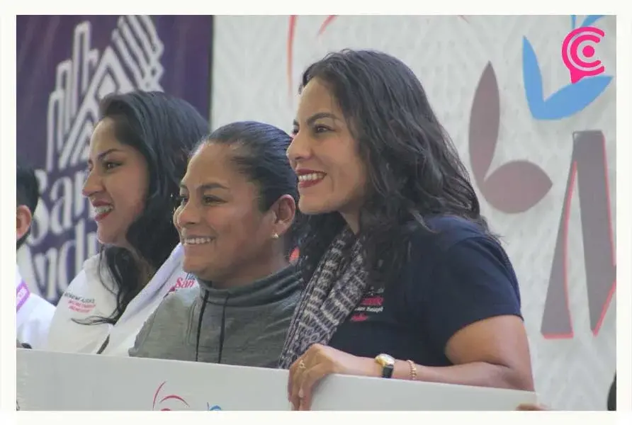 Lupita Cuautle entrega apoyos a más de mil mujeres en San Andrés Cholula