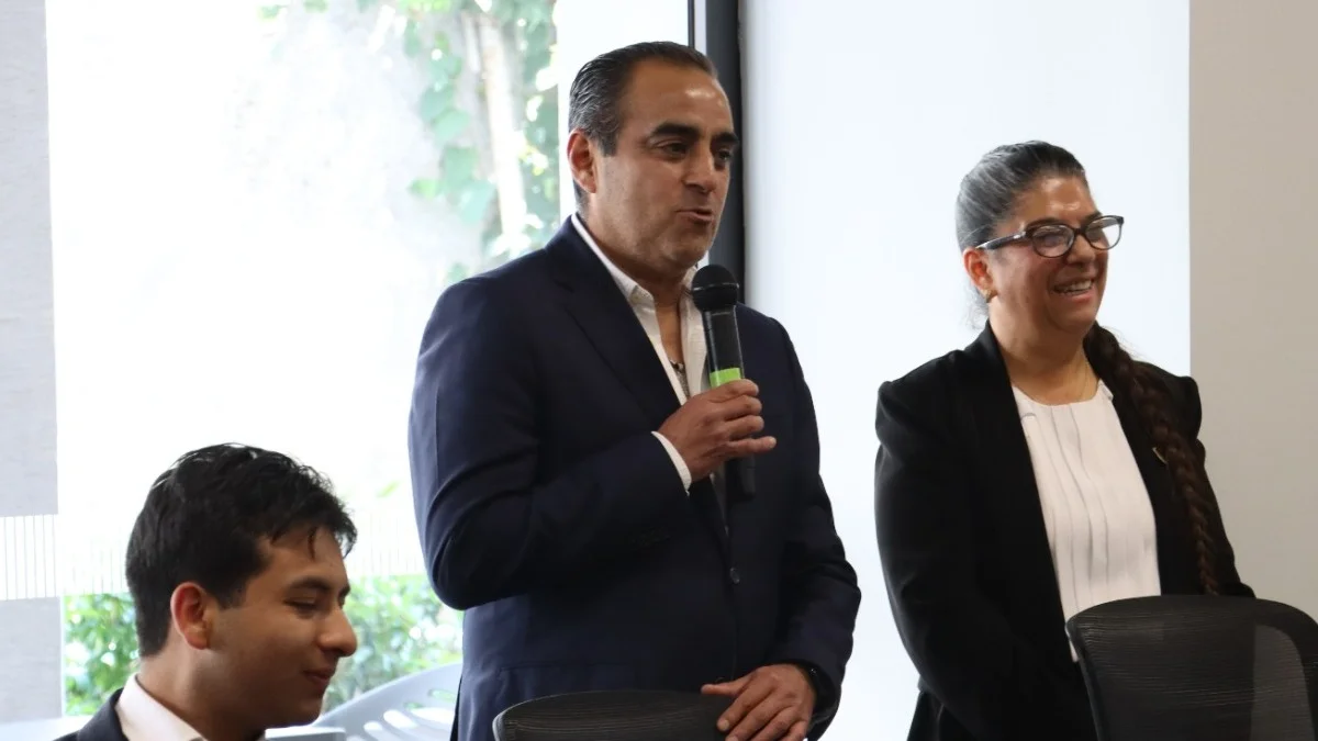 Encabeza el diputado Mauricio Céspedes Taller de Técnica Parlamentaria con jóvenes