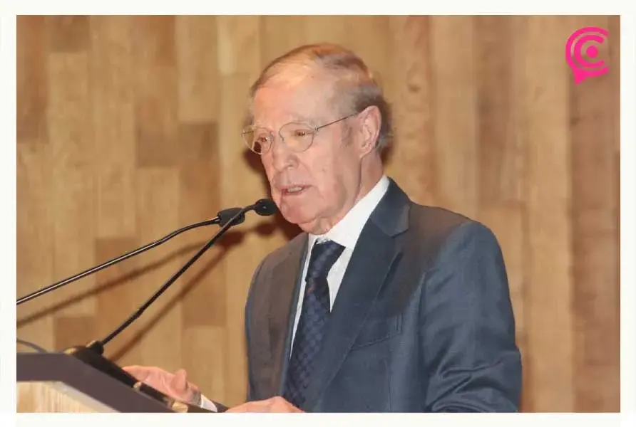 José Ramón Fernández presenta su libro “El Balón Rueda Tres Veces en México”