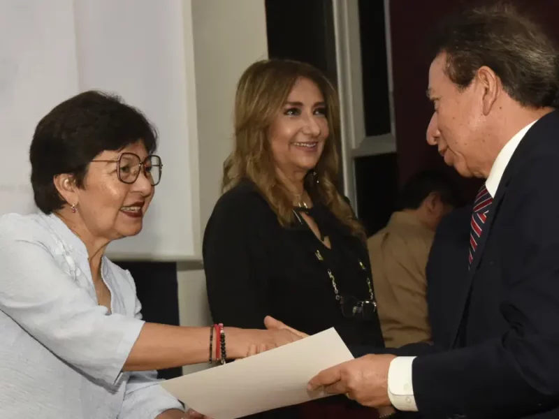 Entrega Rectora Lilia Cedillo reconocimientos para celebrar el Día del Contador Público