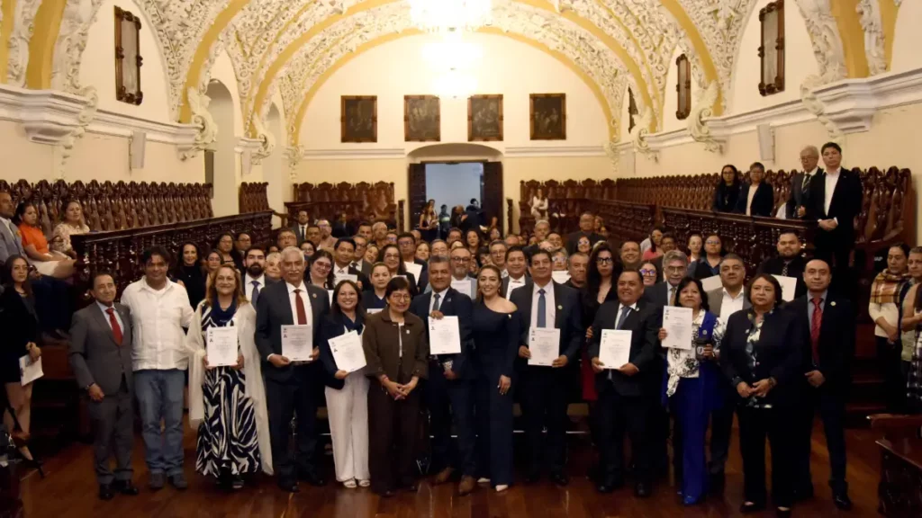 Reconoce Rectora Lilia Cedillo esfuerzo y compromiso de directivos y secretarios administrativos de la BUAP