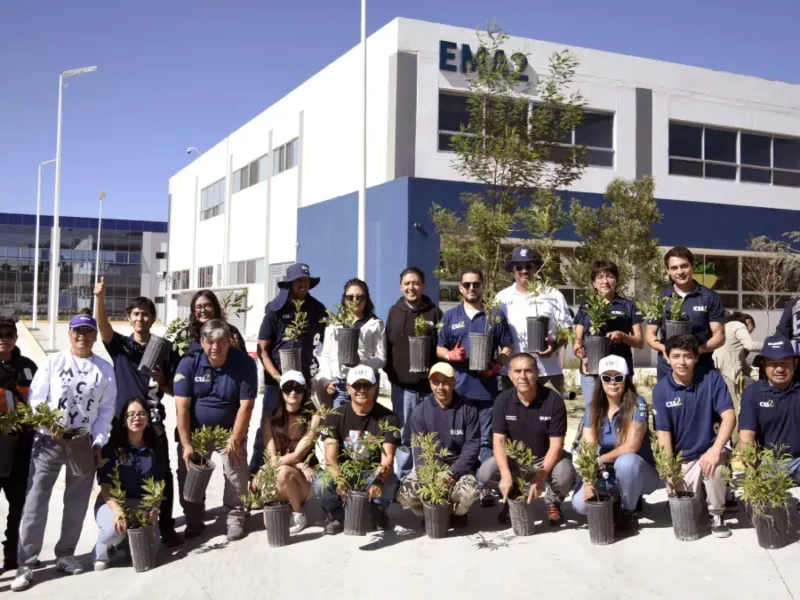 Realizan alumnos BUAP arborización en CU2