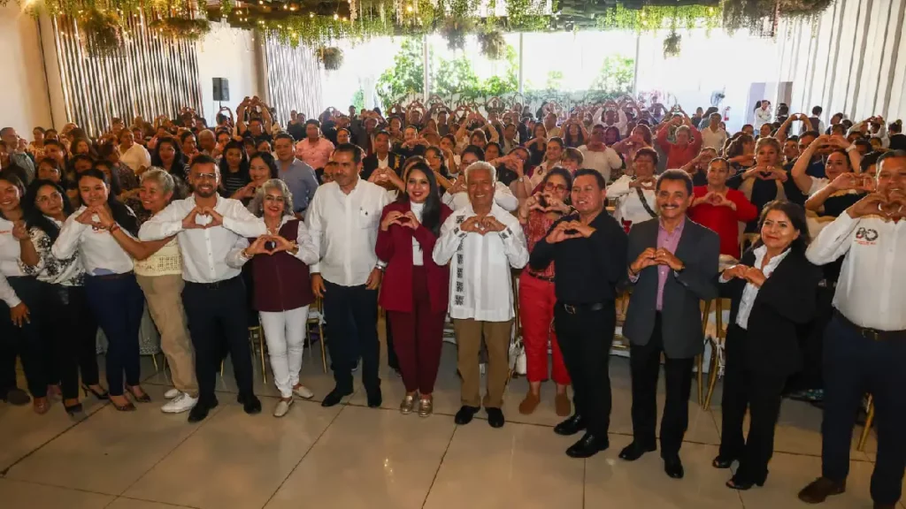Gobierno de Tonantzin Fernández reconoce la trayectoria y esfuerzo del magisterio de San Pedro Cholula
