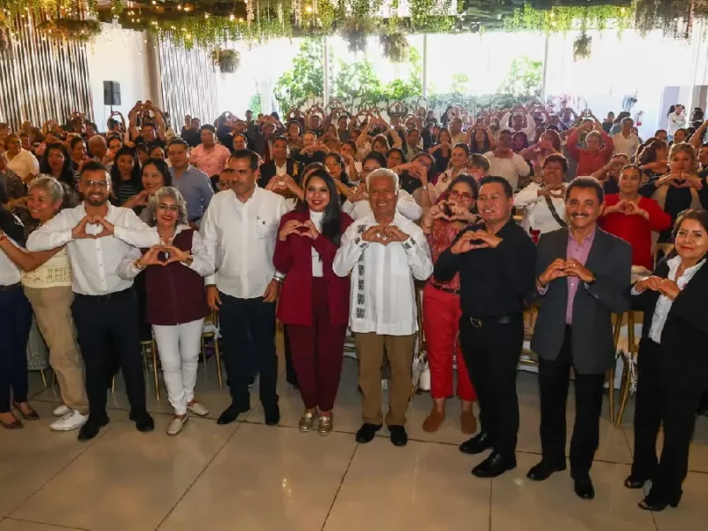 Gobierno de Tonantzin Fernández reconoce la trayectoria y esfuerzo del magisterio de San Pedro Cholula