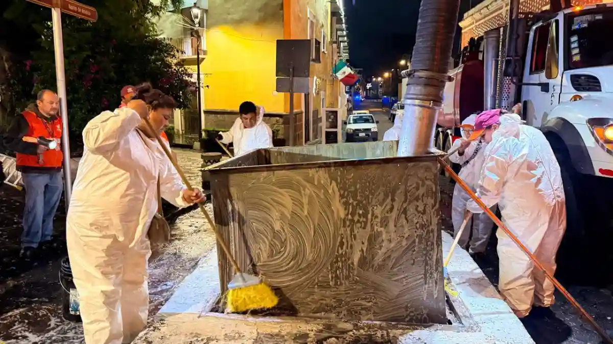 Realiza Gobierno de Pepe Chedraui mantenimiento y limpieza de contenedores soterrados en Los Sapos y Teatro Principal