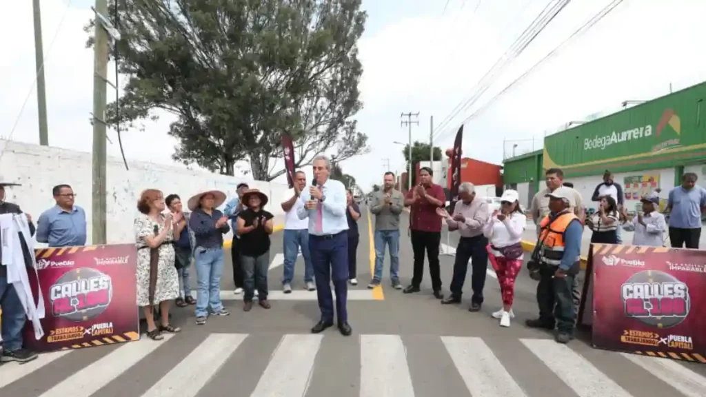 Con el Tren Capitalino de Pavimentación, Pepe Chedraui entrega rehabilitación vial en la colonia Vicente Guerrero