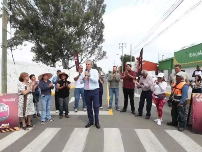 Con el Tren Capitalino de Pavimentación, Pepe Chedraui entrega rehabilitación vial en la colonia Vicente Guerrero