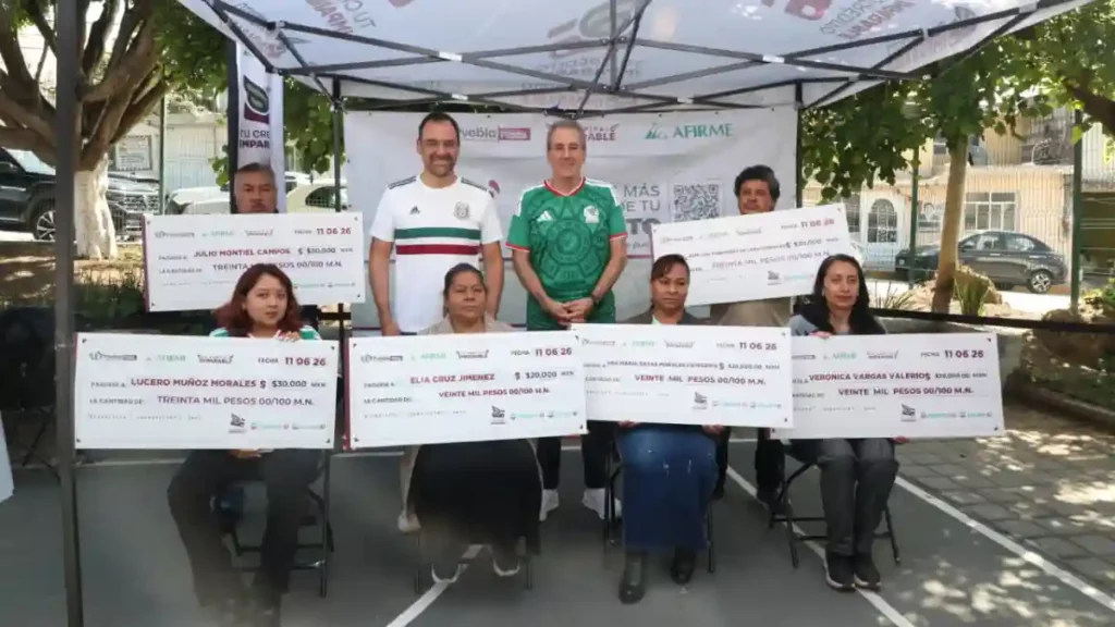 Entrega Pepe Chedraui cheques de “Tu Crédito Imparable” en San Jerónimo Caleras