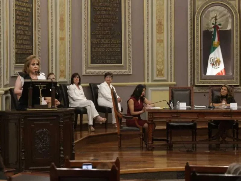 Presidencia y Mesa Directiva de la AMPEP rinden protesta en el Congreso del Estado; apuestan por humanizar el periodismo ante la IA