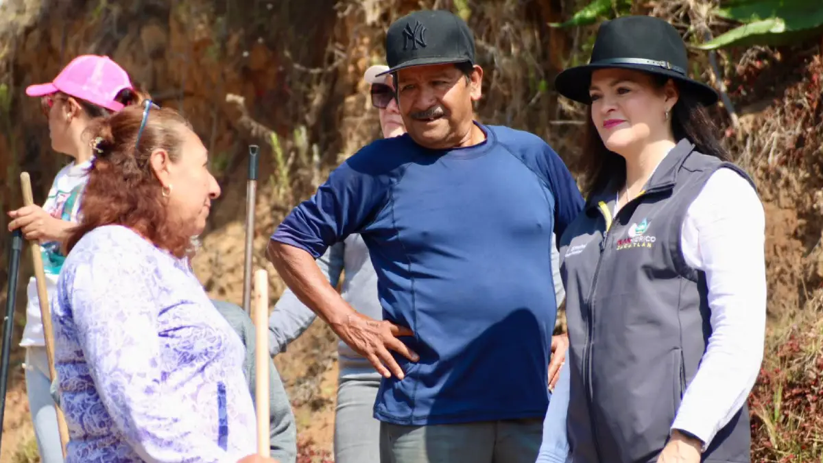 Con faena, Bety Sánchez impulsa trabajo comunitario en Loma Bonita