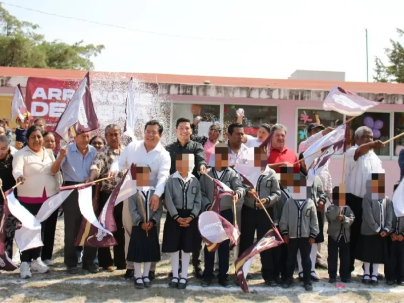 Inicia construcción de aula en El Salado
