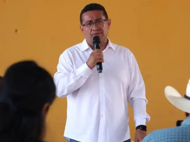 En recorrido por la Mixteca, el diputado Pável Gaspar destacó el compromiso con el desarrollo social y la niñez