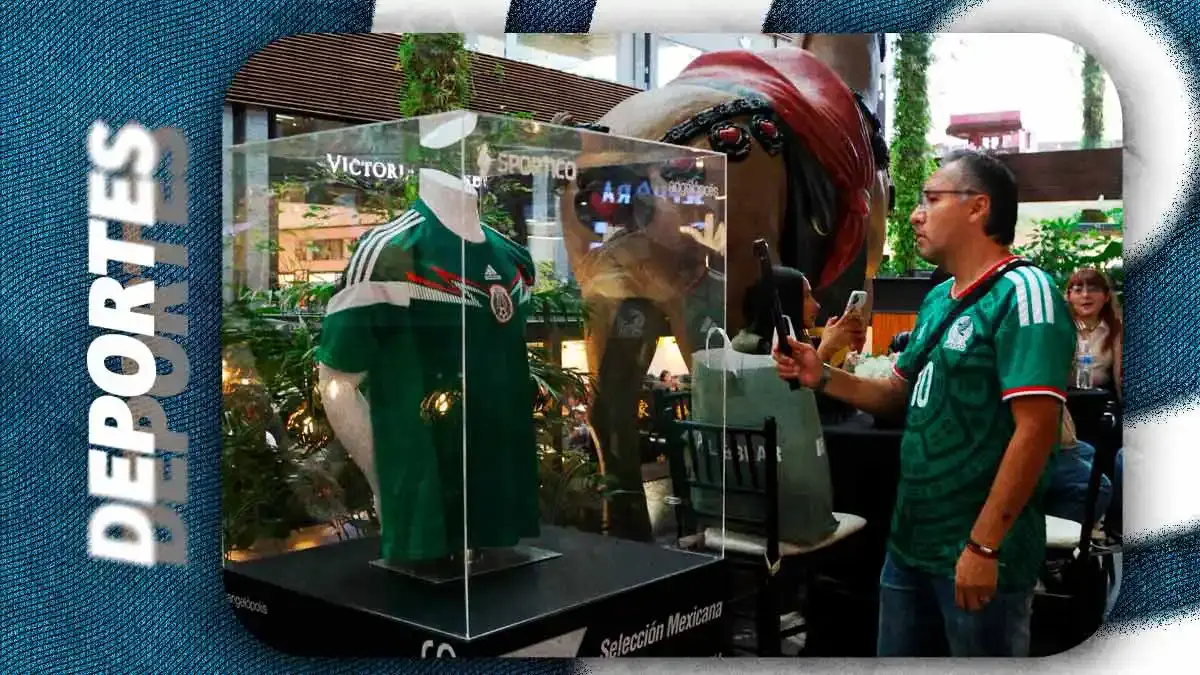 Inauguran exposición de playeras de la selección de México en el Centro Comercial Angelópolis