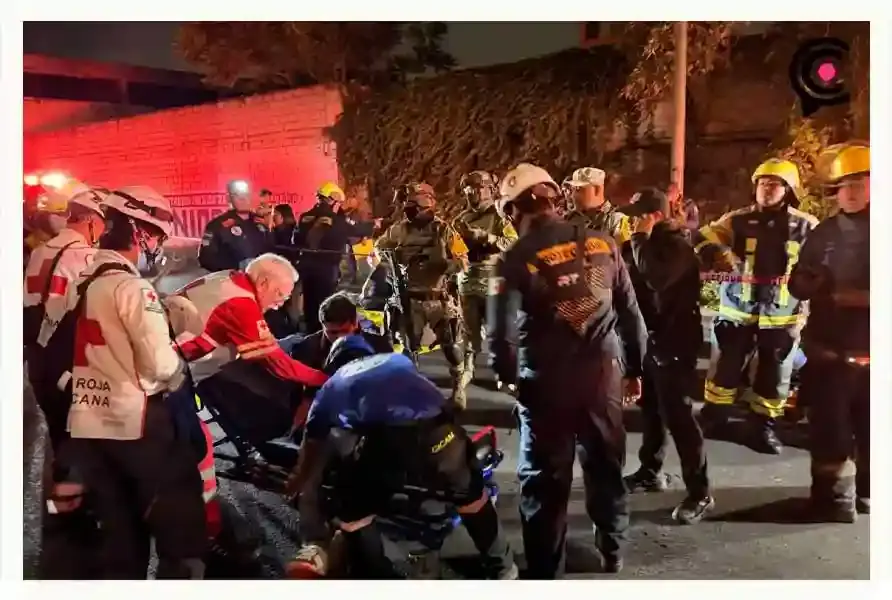 Vuelca autobús de estudiantes del Tecnológico de Tepexi, Puebla; decenas resultan lesionados