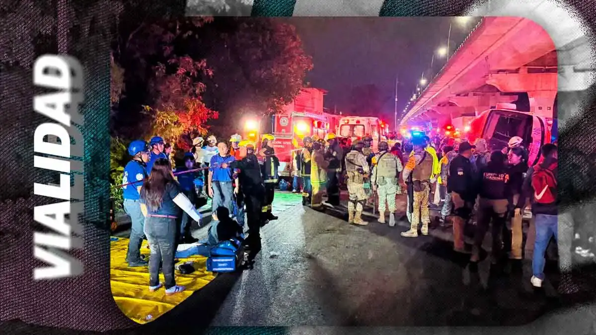 Vuelca autobús de estudiantes del Tecnológico de Tepexi, Puebla; decenas resultan lesionados