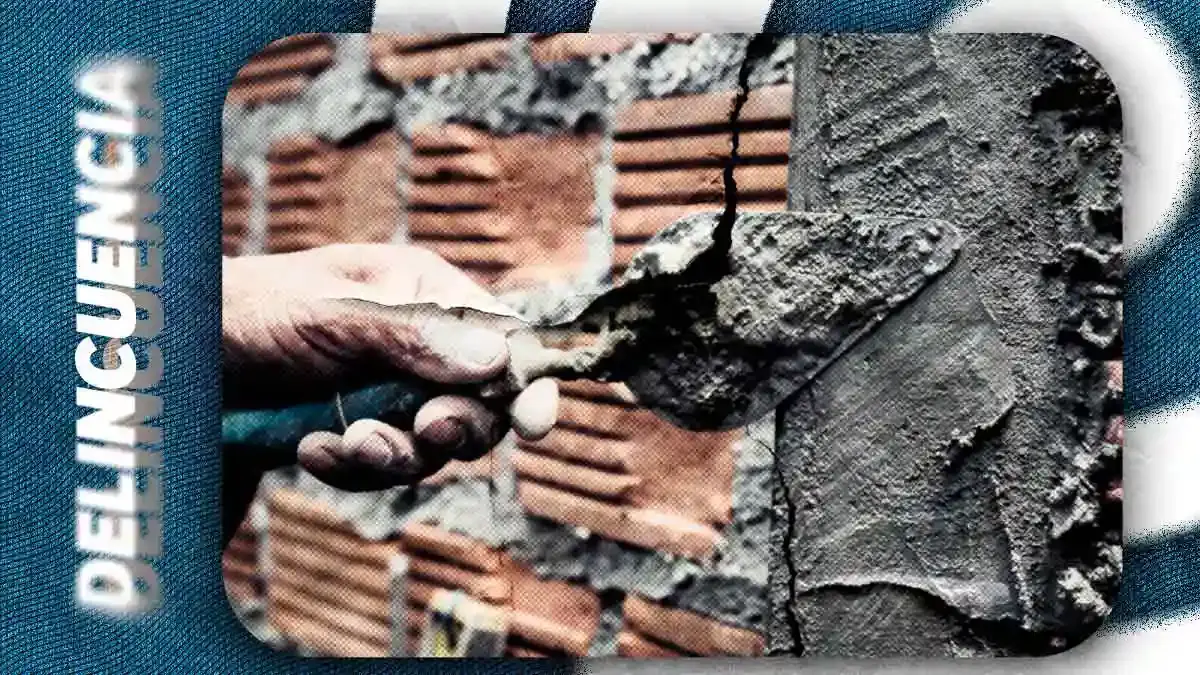 Delincuentes asaltan obra, martillan a los albañiles, les roban su paga y una camioneta en Cholula