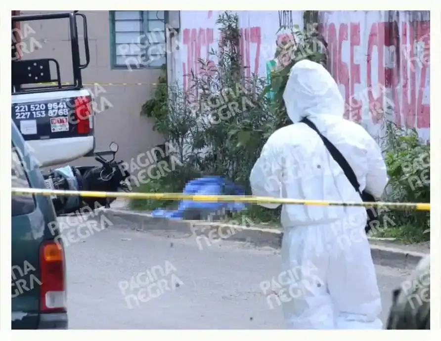 Sujetos armados en camioneta roja asesinan a motociclista en Amozoc, Puebla; dispararon en siete ocasiones