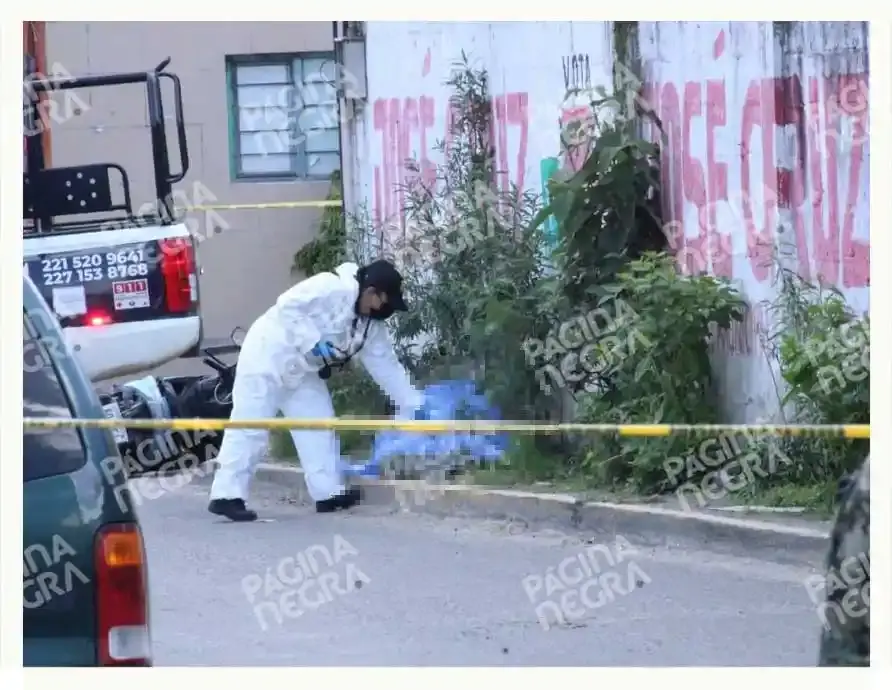 Sujetos armados en camioneta roja asesinan a motociclista en Amozoc, Puebla; dispararon en siete ocasiones
