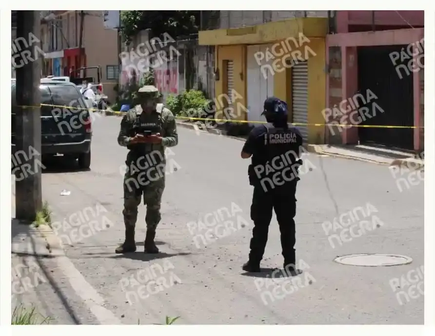 Sujetos armados en camioneta roja asesinan a motociclista en Amozoc, Puebla; dispararon en siete ocasiones