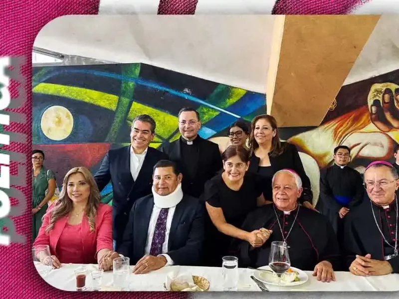 Políticos de Morena convierten en escaparate festejo del arzobispo de Puebla