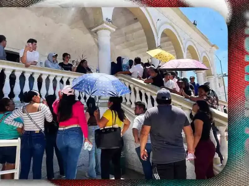 Pobladores toman Ayuntamiento de Acatlán de Osorio y exigen destituir a Guadalupe Bárcenas por irregularidades