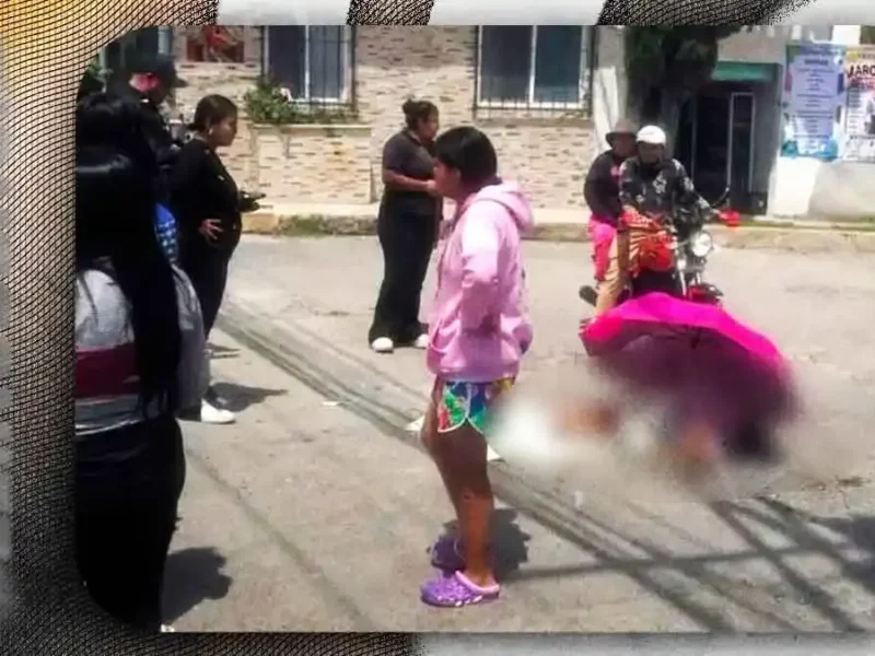 Mujer muere atropellada por camión de volteo en Balcones del Sur, Puebla; conductor intentó fugarse
