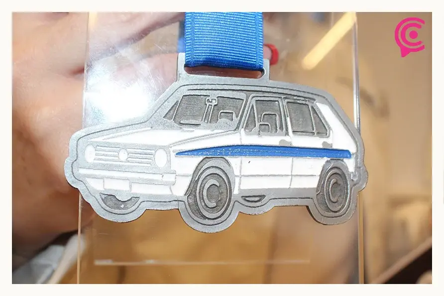 Presentan playera y medalla conmemorativa de la primera Carrera Bonn Puebla 2026