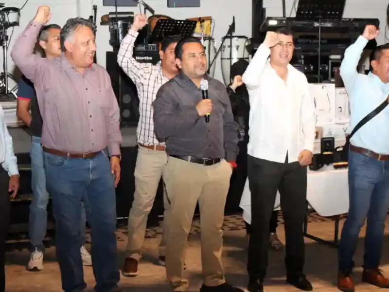 El alcalde Alejandro Barroso y el SNTE Sección 51 refrendan su compromiso con las y los maestros; gobierno municipal donará predio para clínica del ISSSTEP