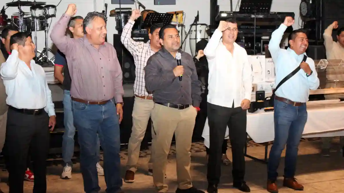 El alcalde Alejandro Barroso y el SNTE Sección 51 refrendan su compromiso con las y los maestros; gobierno municipal donará predio para clínica del ISSSTEP