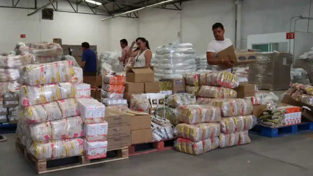 DIF estatal y municipal fortalecen el bienestar de la niñez tehuacanera con apoyos alimentarios para más de mil 300 estudiantes