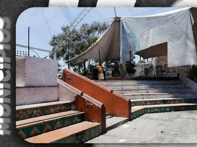Suspenden derribo de barda en el Teatro José Recek; involucrado afirma tener escrituras