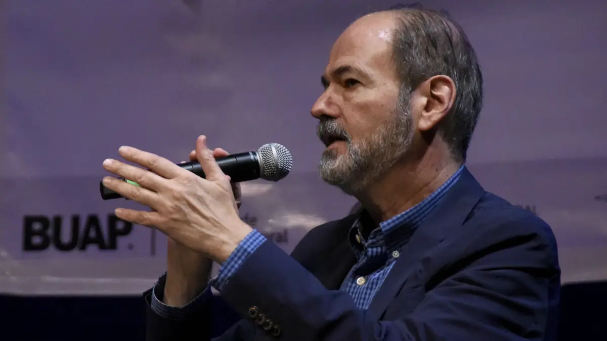 Presenta Juan Villoro “Los héroes numerados” en el Teatro del CCU BUAP