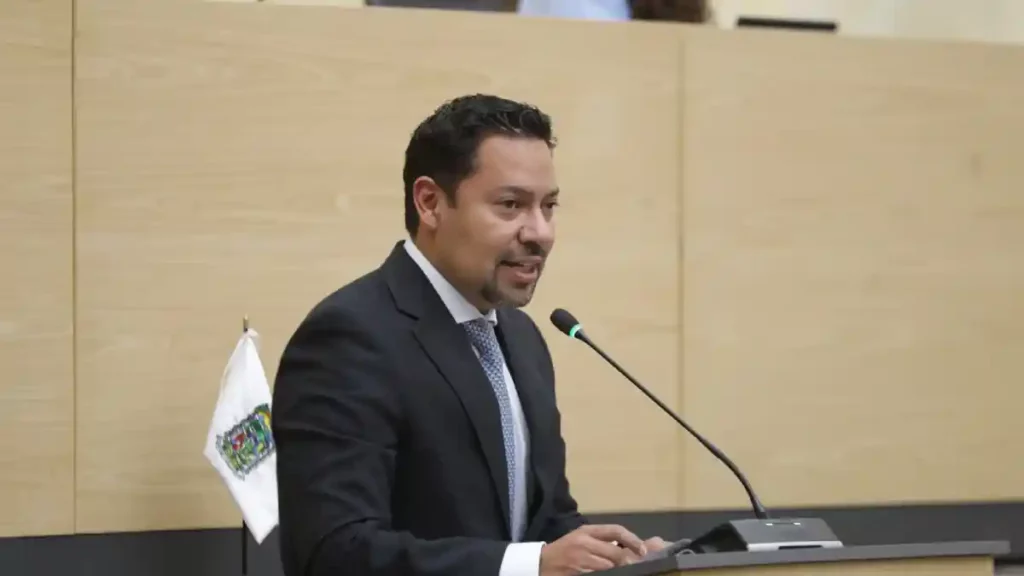 Plantea Andrés Villegas que policías estatales y municipales cuenten con seguro médico y de vida