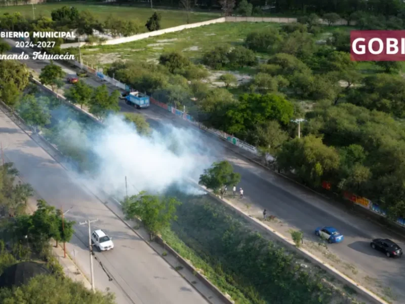 Con fumigación y descacharrización en el Dren de Valsequillo, Gobierno de Tehuacán protege a las familias del dengue