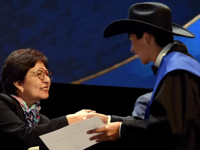 Preside Rectora Lilia Cedillo graduación de Preparatoria Alfonso Calderón Moreno