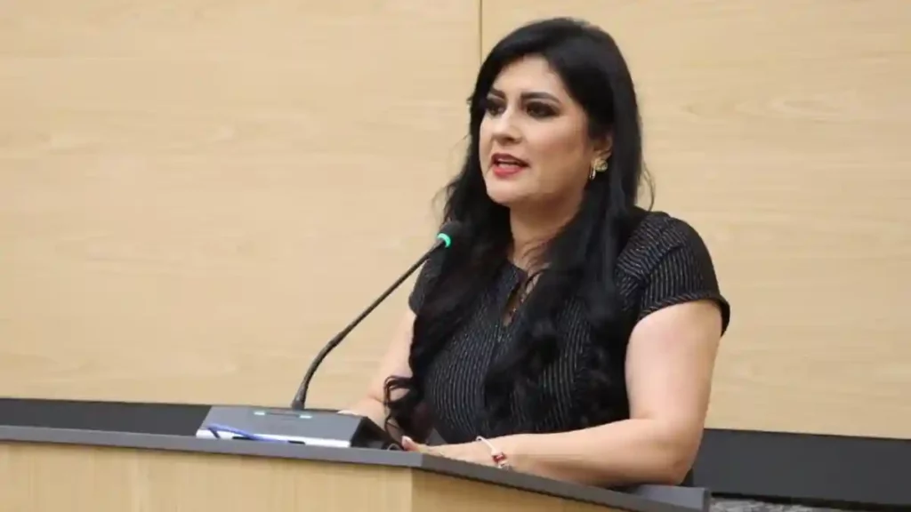 Plantea Delfina Pozos iniciativa para garantizar entornos educativos libres de uso político-partidista