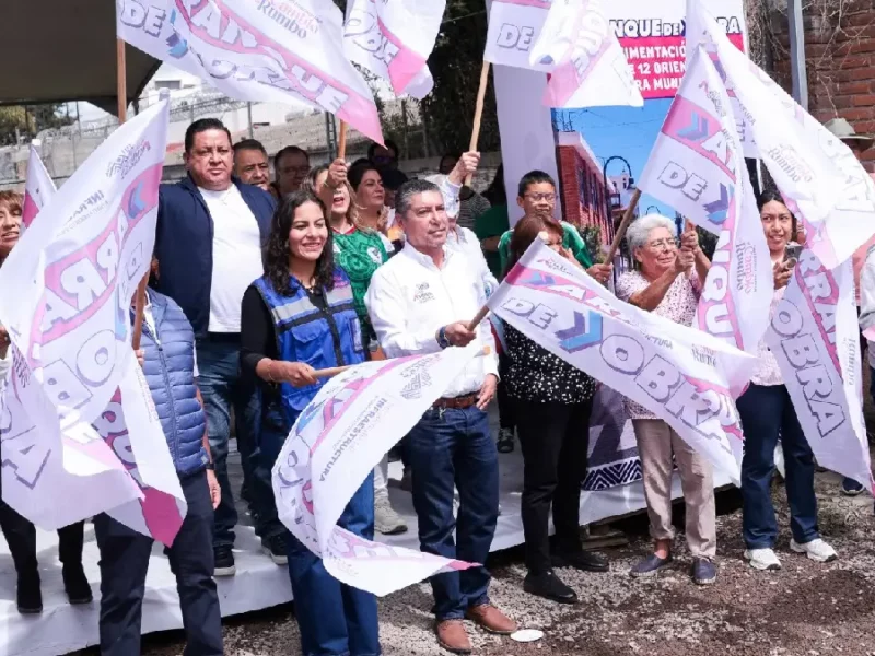 La espera terminó, inicia Lupita Cuautle pavimentación de la calle 12 oriente